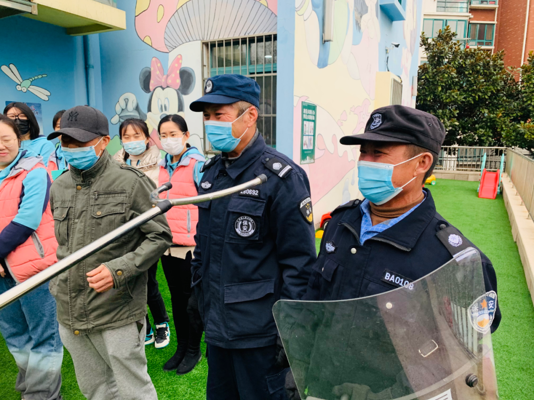 海贝儿幼儿园开展反恐防暴应急演练