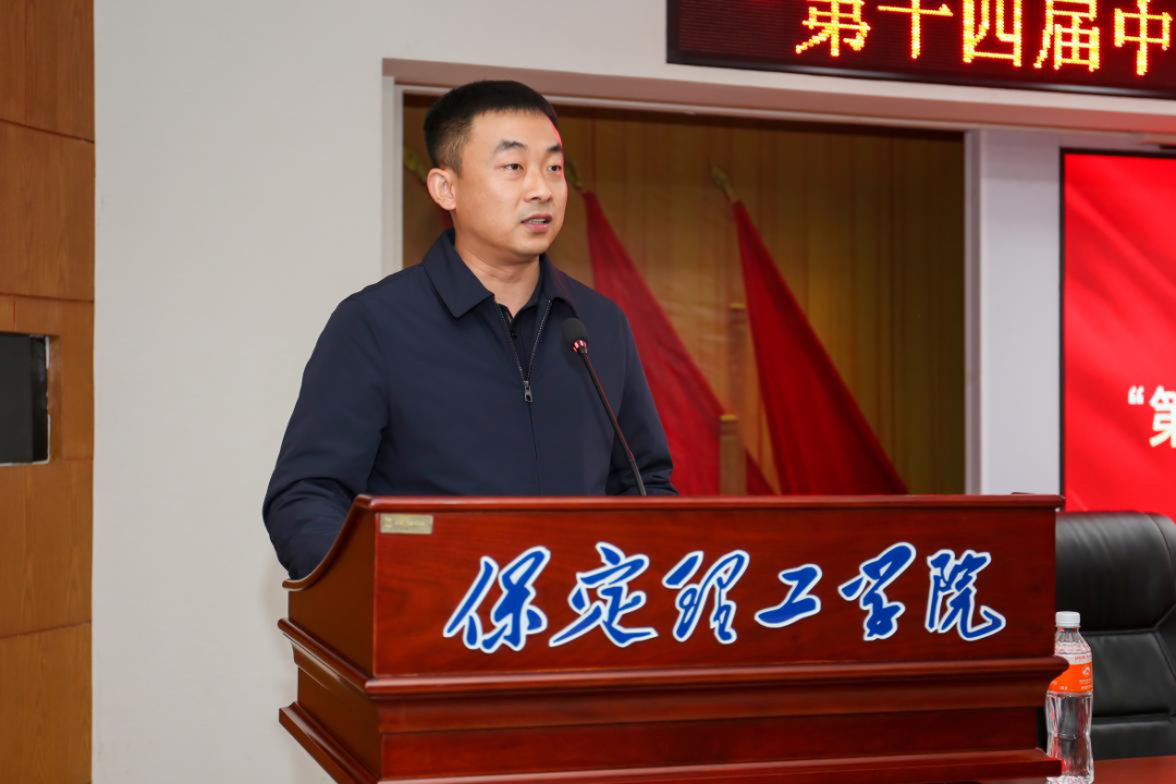 牛牛游戏开展健康科普讲座暨无偿献血志愿服务队授旗仪式