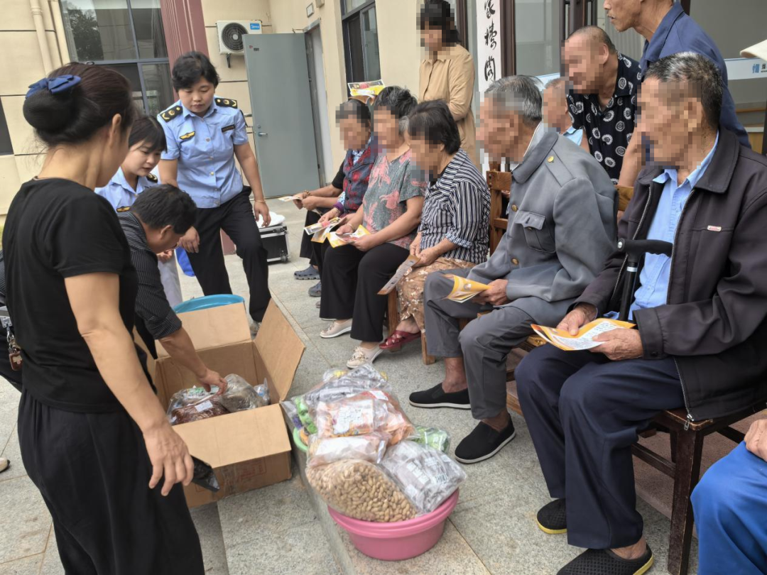庐山市局：“颐老惠童”行动走进敬老院，传递监管温度_庐山市局：“颐老惠童”行动走进敬老院，传递监管温度_