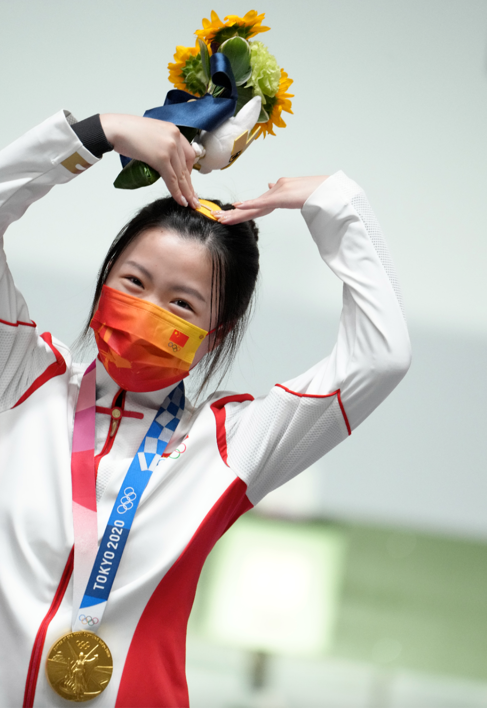 东京奥运首金由00后清华学子射落杨倩好样的