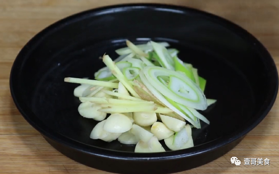 鲫鱼豆腐汤的正确做法_豆腐鲫鱼汤怎么做才好吃_豆腐鲫鱼汤做法正确视频