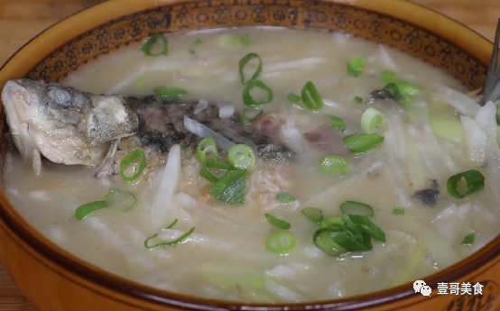 豆腐鲫鱼汤做法正确视频_豆腐鲫鱼汤怎么做才好吃_鲫鱼豆腐汤的正确做法