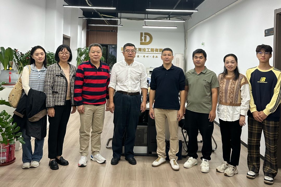 校党委委员,副校长李宏达带队走访企业