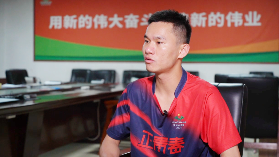 第一批在扬翔智能设施楼房猪场的大学生，已经当上场长了