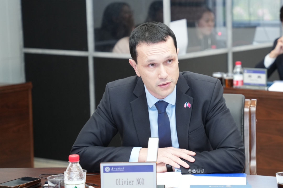 法国驻广州总领事馆科技与教育领事敖礼威致辞