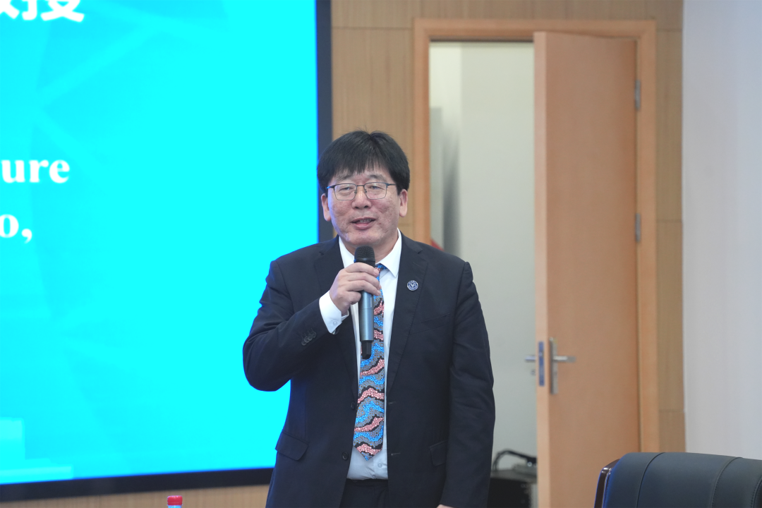 焦仁杰教授介绍研究所现状和未来发展思路