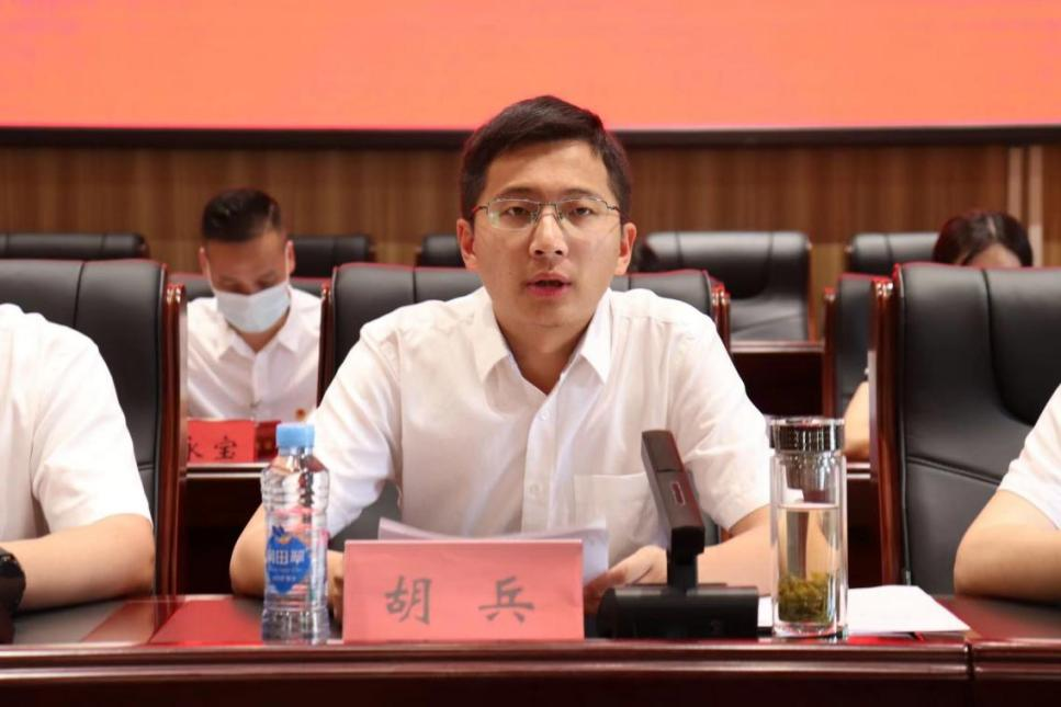 此次会议采取无记名投票的方式,产生了新一届共青团南昌县武阳镇委员