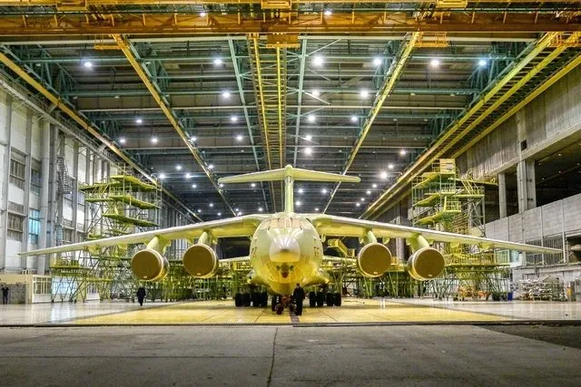 伊尔-76新型号下线，俄罗斯终于重获大型运输机批生产能力的图3