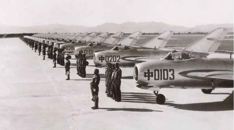 這些“爭氣”機(jī)，為新中國航空事業(yè)奠定基礎(chǔ)的圖5