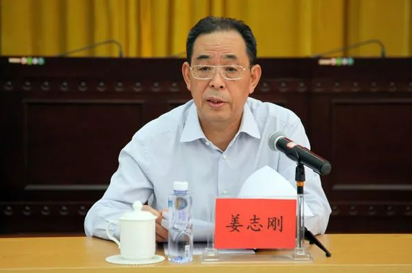 中央发力反腐 两副部级“老虎”被查 多名厅官落马