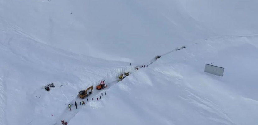 新疆喀纳斯景区暂停开放的公告，对滞留游客紧急救援