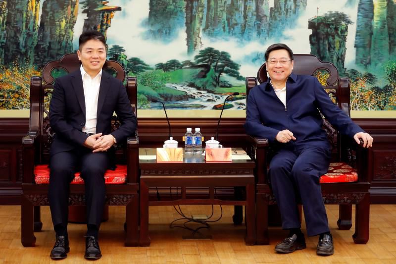 4月7日，湖南省委书记、省人大常委会主任杜家毫会见京东集团董事局主席兼首席执行官刘强东一行。摄影 湖南日报记者罗新国