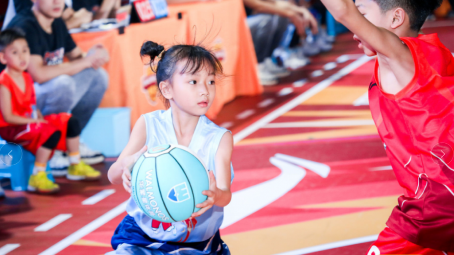 幼儿篮球规则怎么教_篮球规则教幼儿学什么_幼儿篮球的规则