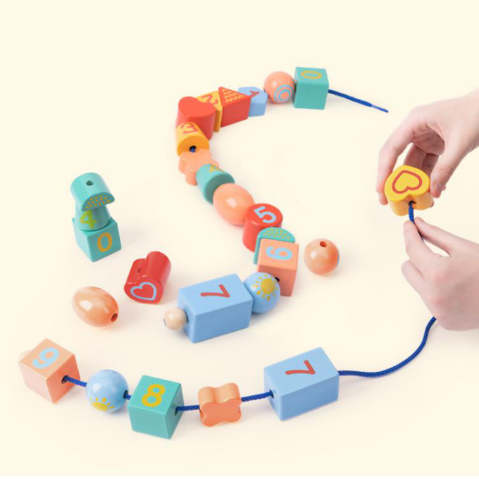 1岁前忽视精细动作训练可能影响大脑发育