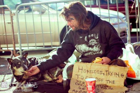 转圈圈欢呼, 长凳上辣眼睛的金属栏杆终于被拆啦