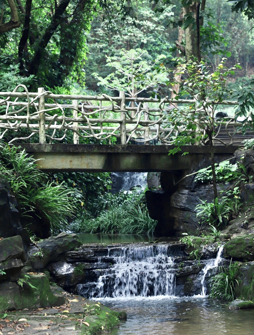 图1、2/山庄旅舍，图3/广州白云山鸣春谷景区