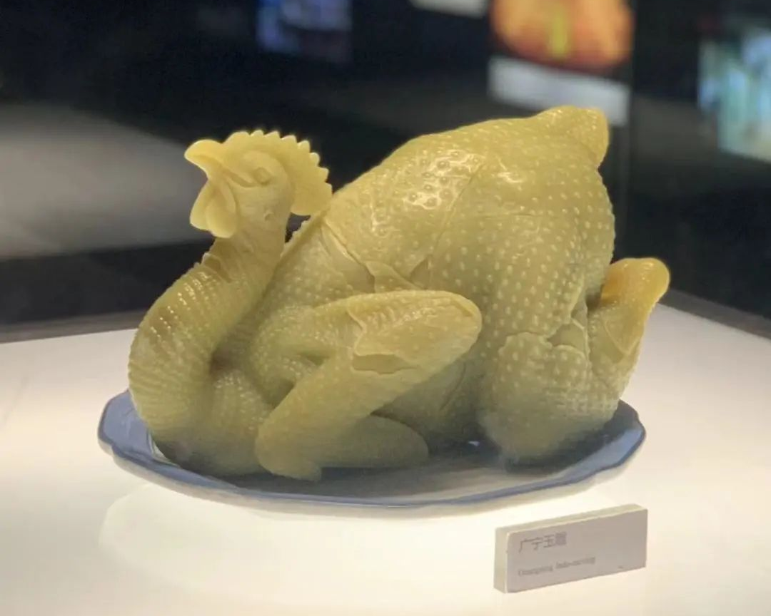○ 广东省博物馆里的广宁玉雕。图/小布