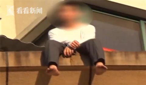 15歲少年爬上陽臺欲輕生：孩子，為什麼你不敬畏生命？ 親子 第2張