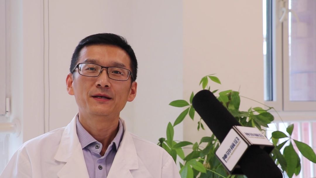 张恒:我的学历有点复杂,是神经外科硕士,重症医学科博士,我的硕士导师