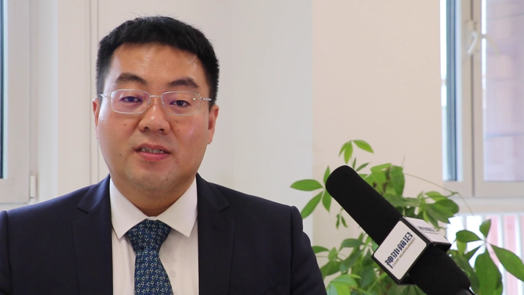 张恒:我的学历有点复杂,是神经外科硕士,重症医学科博士,我的硕士导师