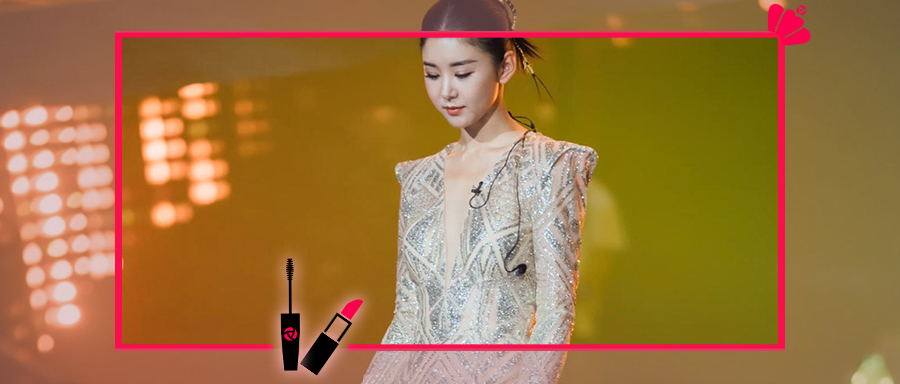 突然官宣二胎！高调晒出孕照，全网祝福：这才是嫁入豪门！