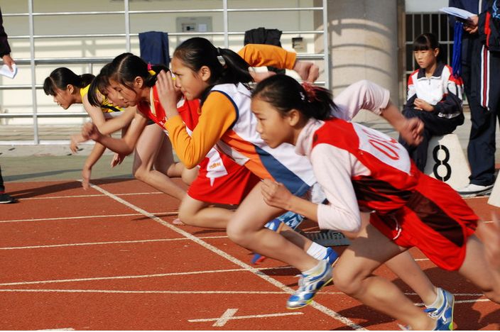 校运动会加油稿100篇，满足您的各种助威需求(校运会加油稿范文精选)