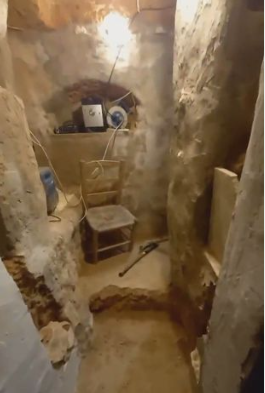 14岁的少年和父母吵架后，花六年时间给自己挖了一个“地下公寓”