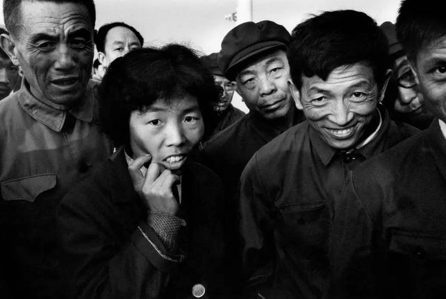八十年代中每一张黑白老照片怎么看都是经典