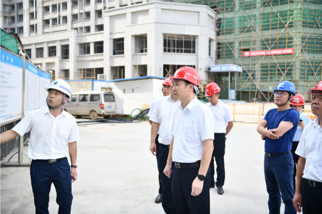 区委书记王玮调研征地拆迁安置房建设工作