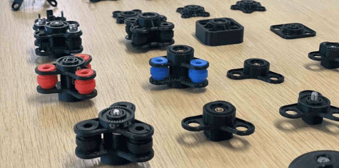 Quad Lock：借助Ultimaker 3D打印機(jī)開發(fā)的智能手機(jī)安裝解決方案的圖2