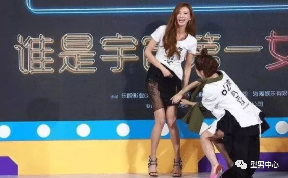 【美女】林志玲早年被当众“撕衣”？这身材难怪是“童年女神”！（组图） - 17
