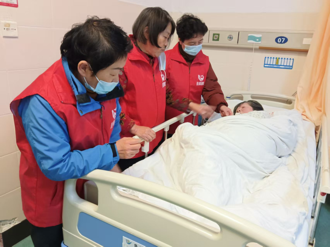 301医院代挂专家号服务独居患者就医全程陪伴，暖心又靠谱的简单介绍