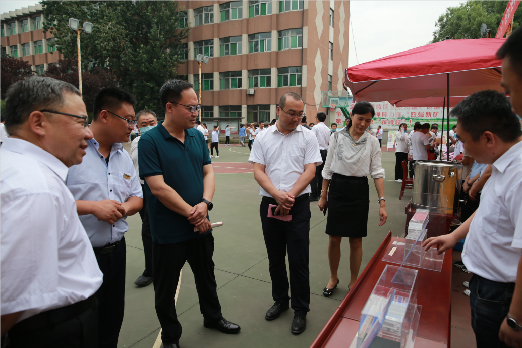 集团公司各单位组织开展 “安全宣传咨询日”活