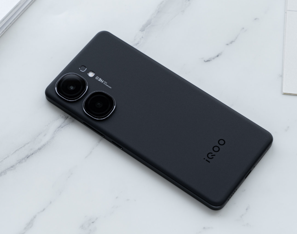 国庆假期买手机，推荐这5款手机性价比爆棚，颜值高，拍照好看