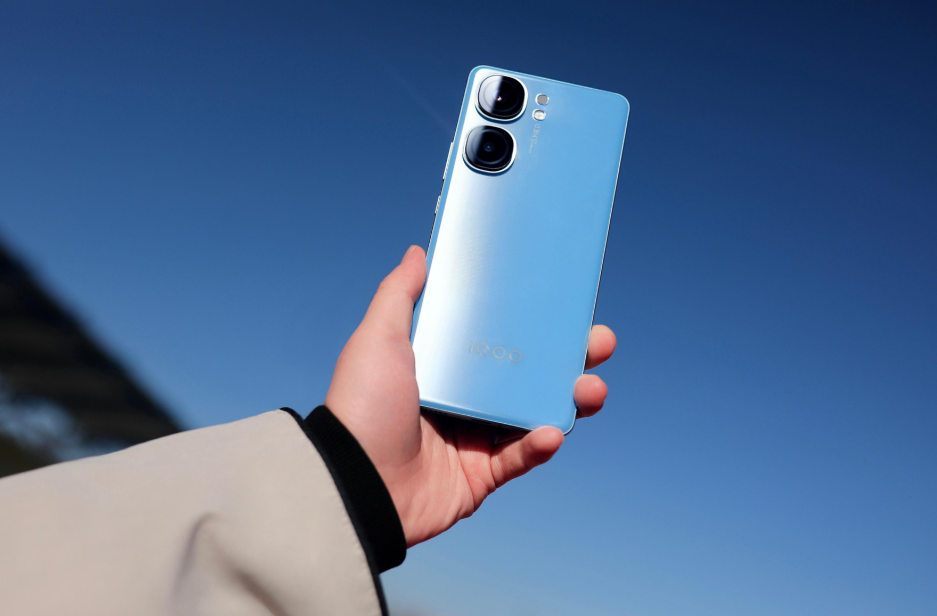 买手机不一定要很贵，目前这3款有很高的口碑，性能强轻松用四年