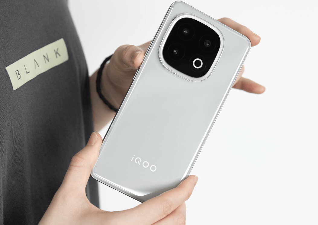 2024最值得买的3款直屏手机，信号好耐用性强，流畅用到2030年