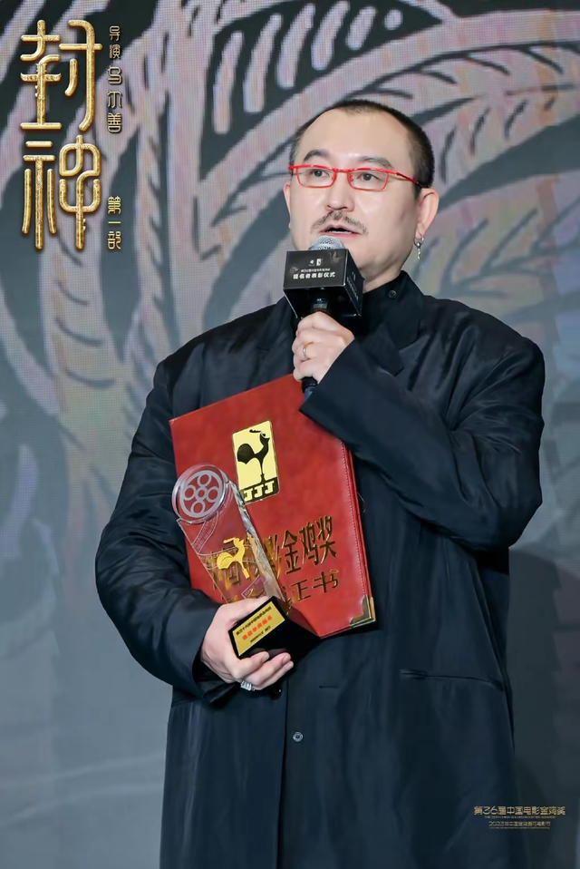 乌尔善不当导演可以当中医