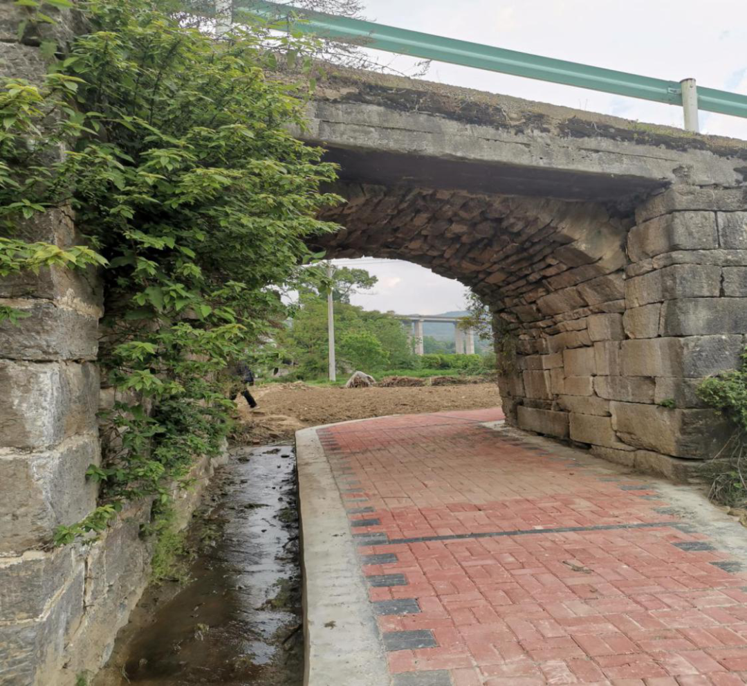 20年前,我曾在当时的鱼泉镇工作,期间在金桥村挂村一年多,记忆中的