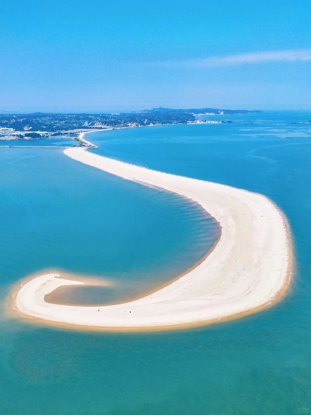 这座离台湾最近的海岛人少景美四月海边蓝眼泪美到尖叫