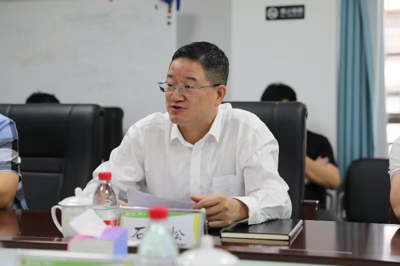 11月2日,石小松带队到广西金嗓子有限责任公司,广西螺霸王食品科技