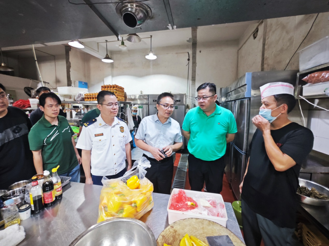 副区长吴捷带队开展节前安全生产检查工作 - 鱼峰动态 - 广西柳州市