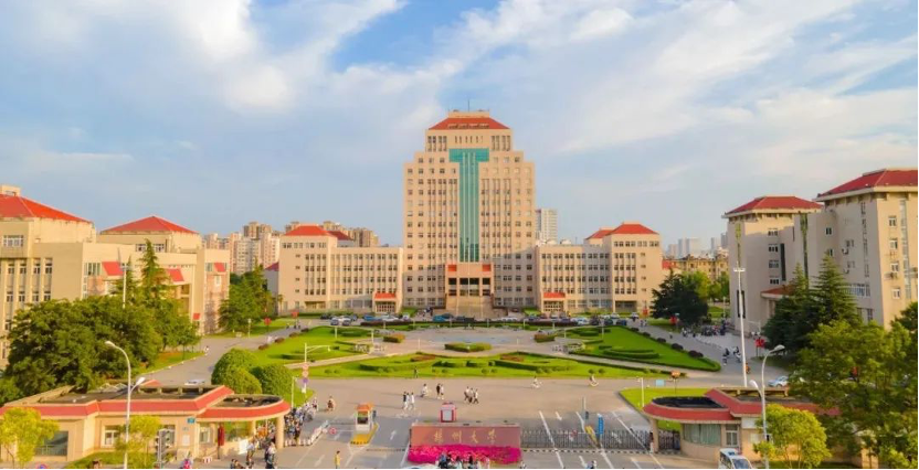 扬州大学原公告校园照片