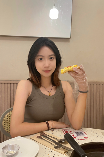 李心雨05高高扬起的旗帜,随风飞扬;耳畔清朗的歌声,气贯长虹.