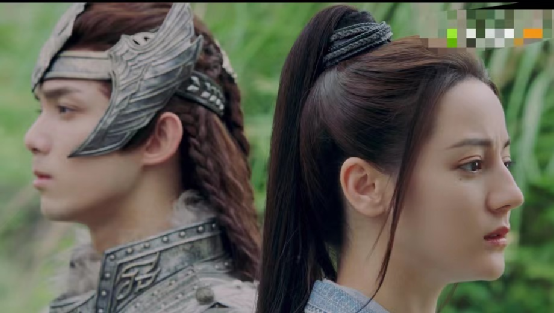 她这是靠哭出圈了 柠檬资讯