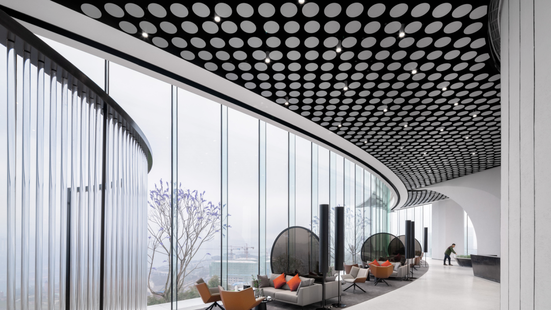 因此可对吊顶进行多层次设计,目的在于打破平面效果,让顶面富有丰富的