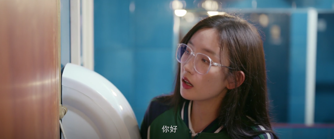 不求他演得多好，至少得像个人吧？