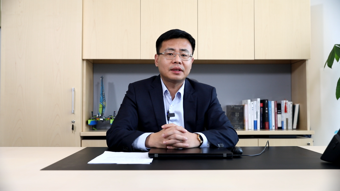 海克斯康制造智能大中华区执行总裁郝健●"要想摘下高处的桃子,光喊