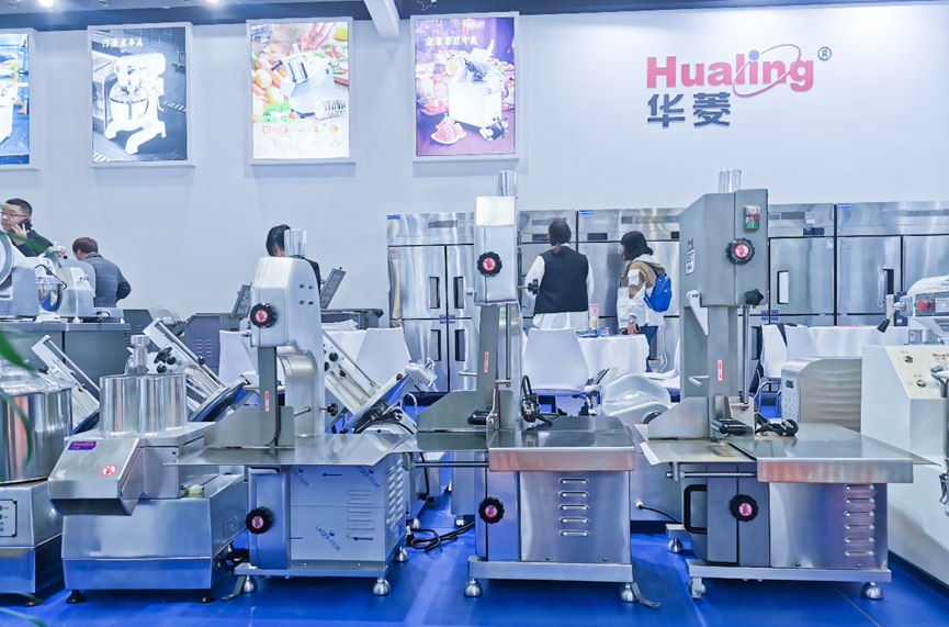 搜图作为我们华菱的明星产品,各类食品机械以及肉类加工设备悉数亮相