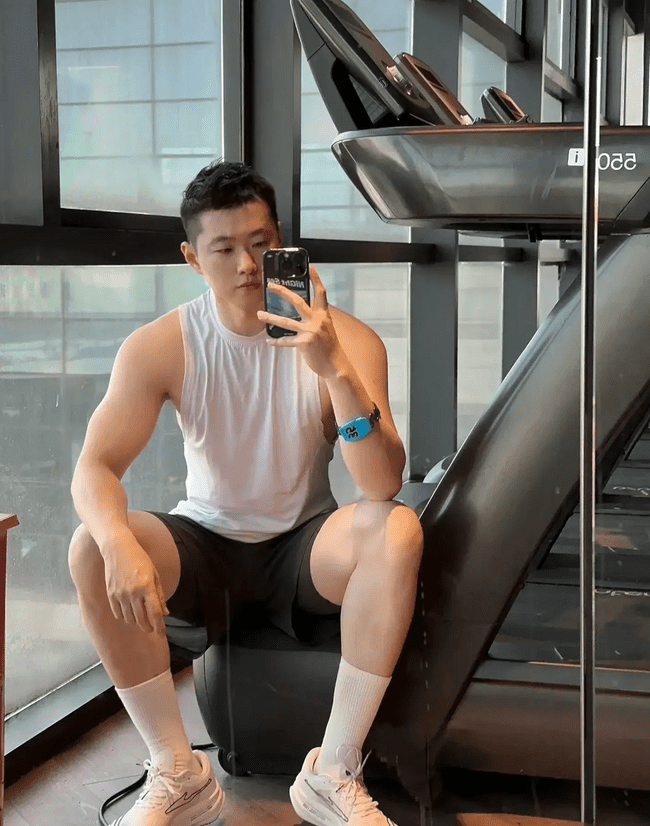 图片[23]-冷白皮肌肉0，大翘臀白白香香的真好看-小蓝短视频