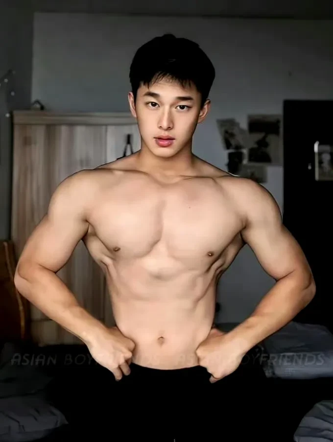 图片[7]-荷叶上大包泳裤肌肉男六块硬腹肌-小蓝短视频